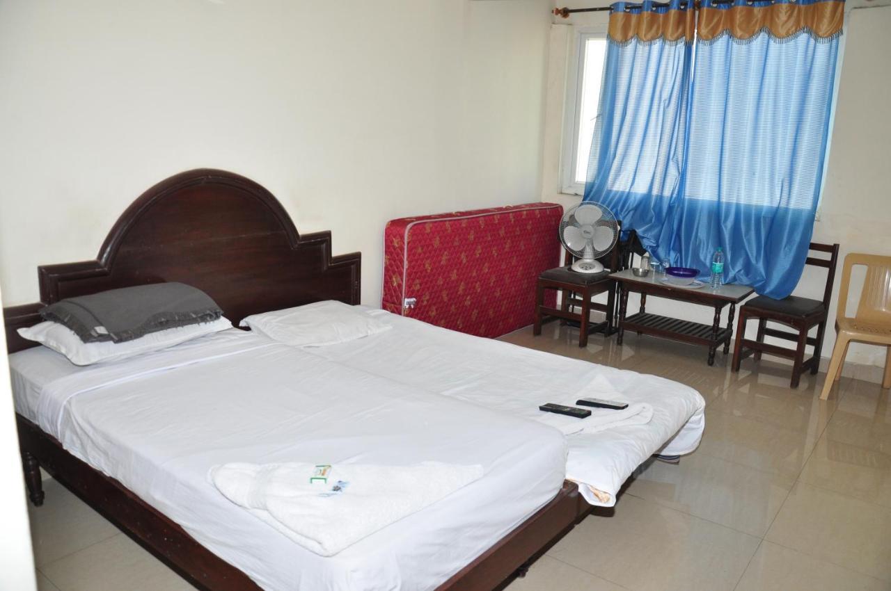 Dhanunjayas Luxury Hotel Hosur Exterior photo